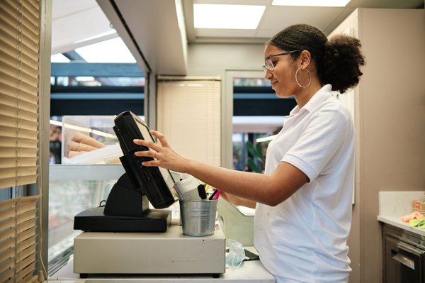 Les essentials d'une caisse enregistreuse moderne pour votre commerce